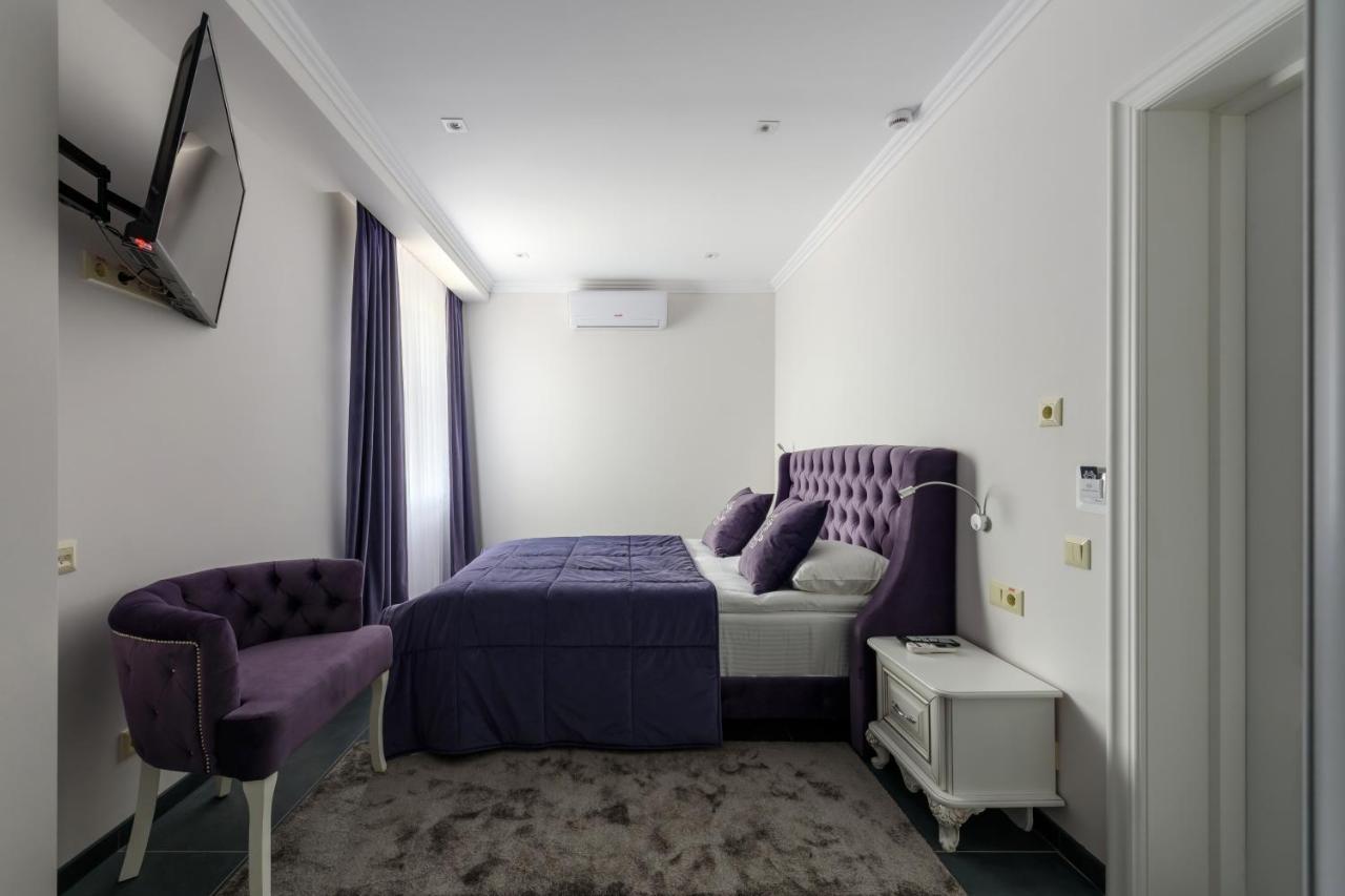 Hotel Grand Royal à TTchernivtsi Extérieur photo