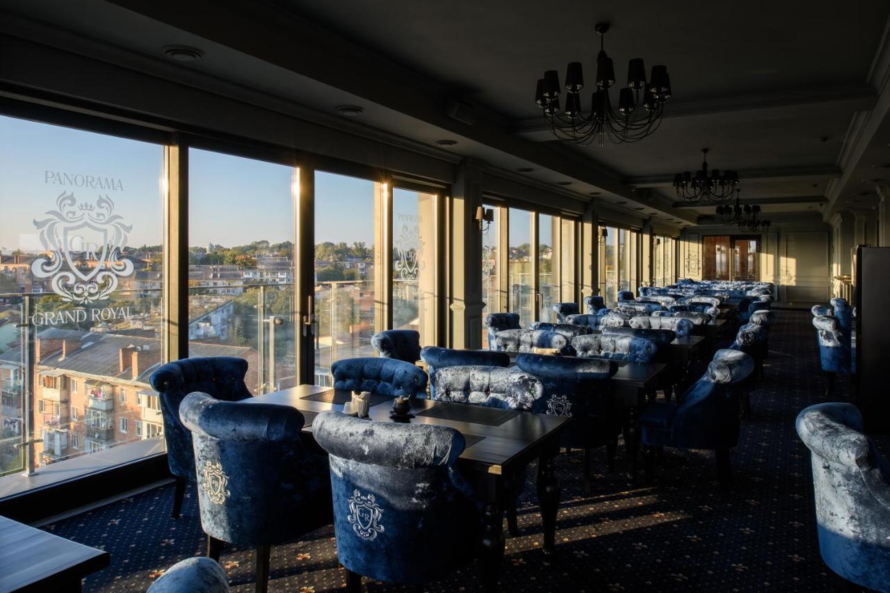 Hotel Grand Royal à TTchernivtsi Extérieur photo