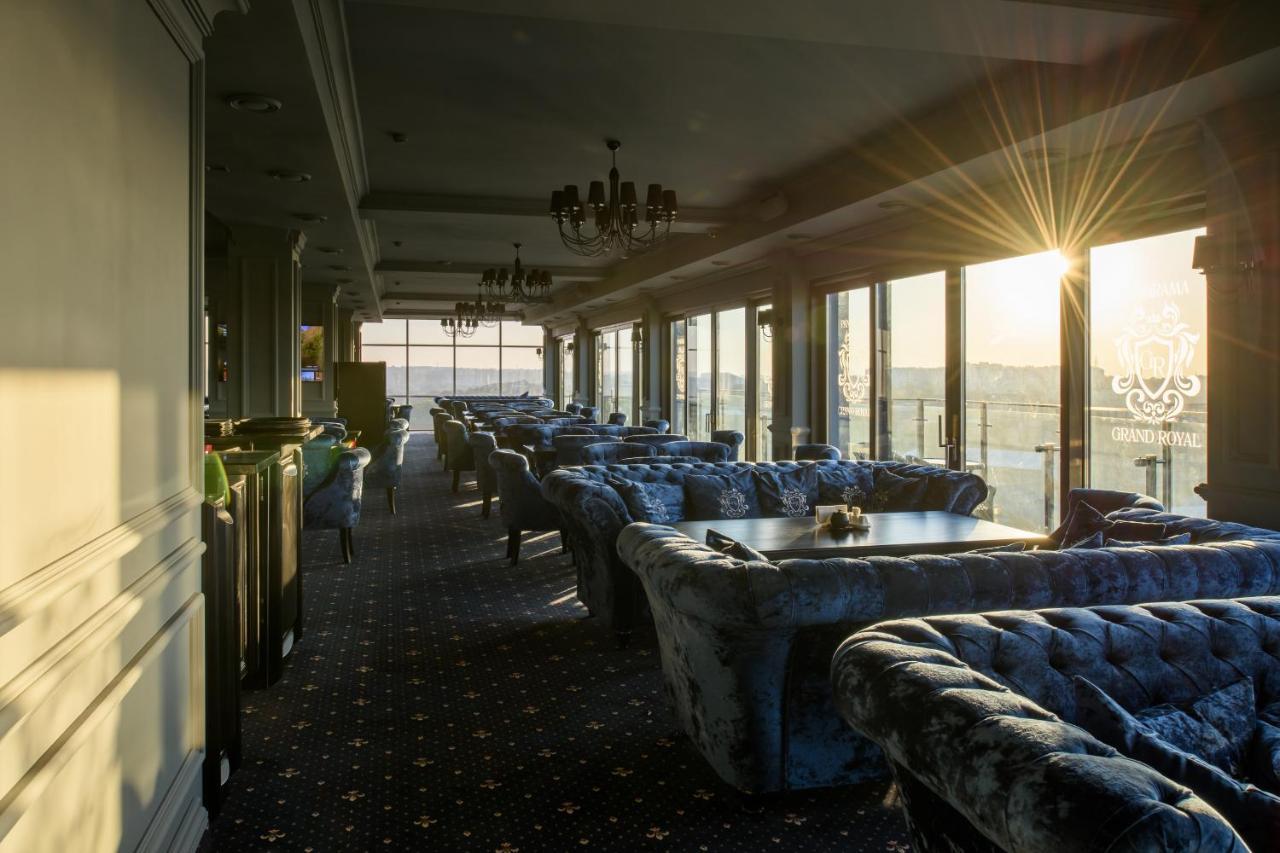 Hotel Grand Royal à TTchernivtsi Extérieur photo