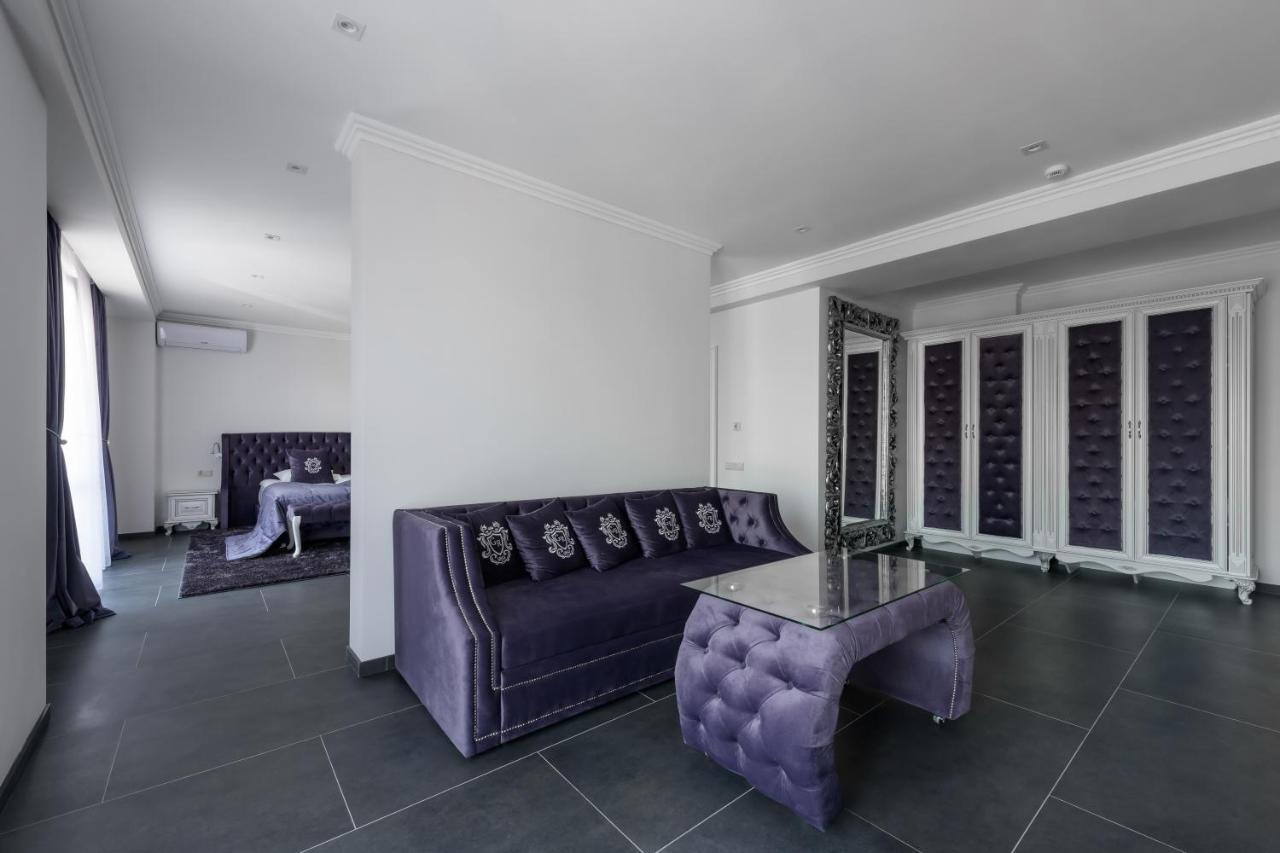 Hotel Grand Royal à TTchernivtsi Extérieur photo