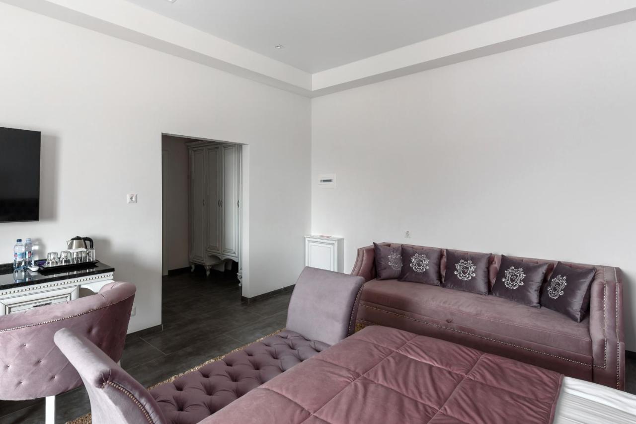 Hotel Grand Royal à TTchernivtsi Extérieur photo