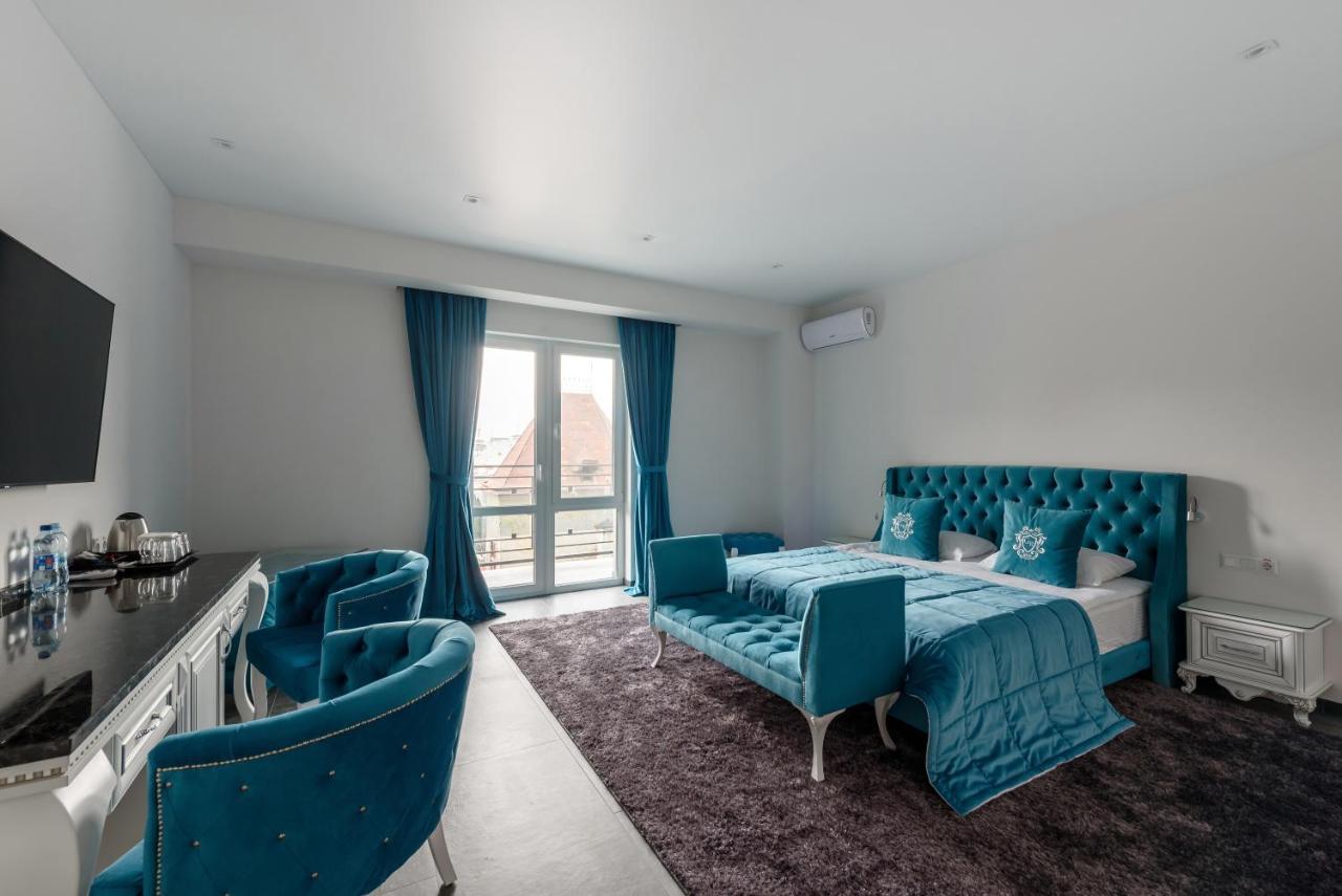 Hotel Grand Royal à TTchernivtsi Extérieur photo