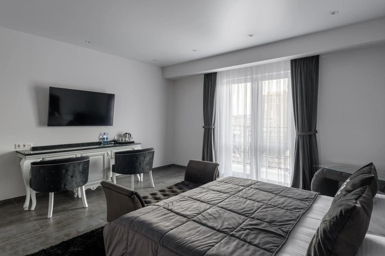 Hotel Grand Royal à TTchernivtsi Extérieur photo