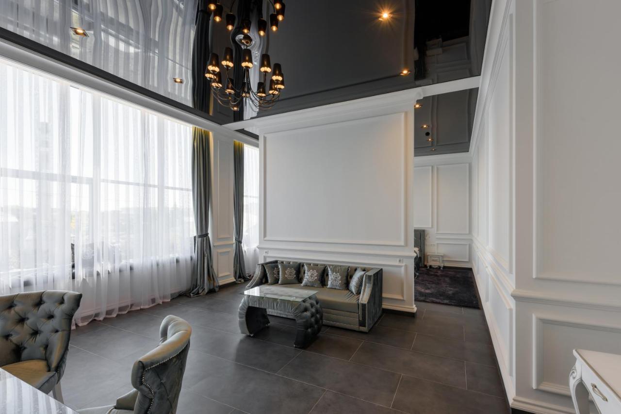 Hotel Grand Royal à TTchernivtsi Extérieur photo